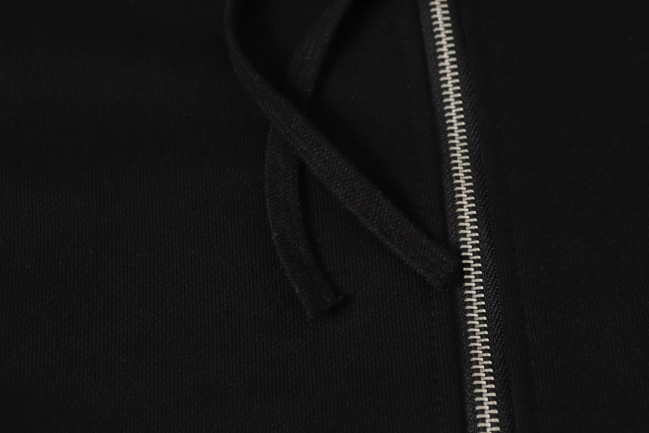 P240 #K27 cross-border model. If you are pursuing quality, please do not place an order. -Chrome Hearts/Chrome Hearts Sanskrit printed zipper sweatshirt cardigan jacket -High weight, high density and high quality. The wool is soft, delicate and skin-friendly. It feels soft and silky. It has excellent warmth and skin-friendly properties. S M L XL
